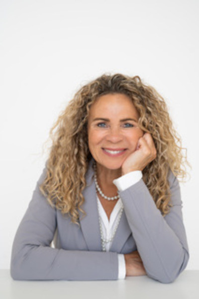 Lezing: Hoe ga je om met deze &#039;chaotische&#039; tijd waarin we leven?  Wat kun je doen als het leven (even) hopeloos lijkt.  Jose Ligthart